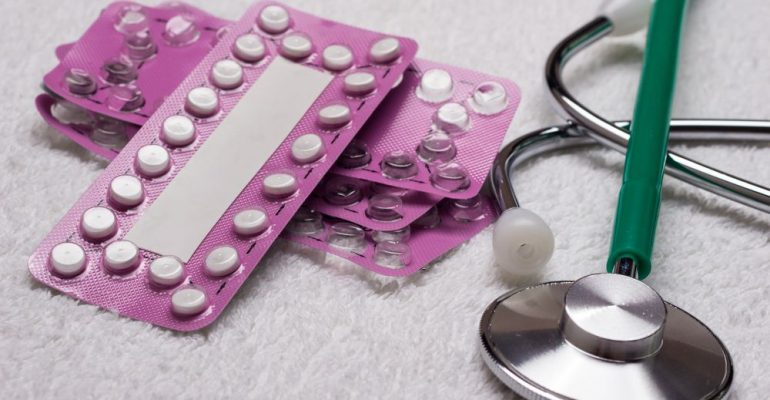 Entenda os prós e contras do anticoncepcional