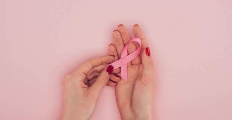 Outubro rosa: afinal, é possível prevenir o câncer de mama?